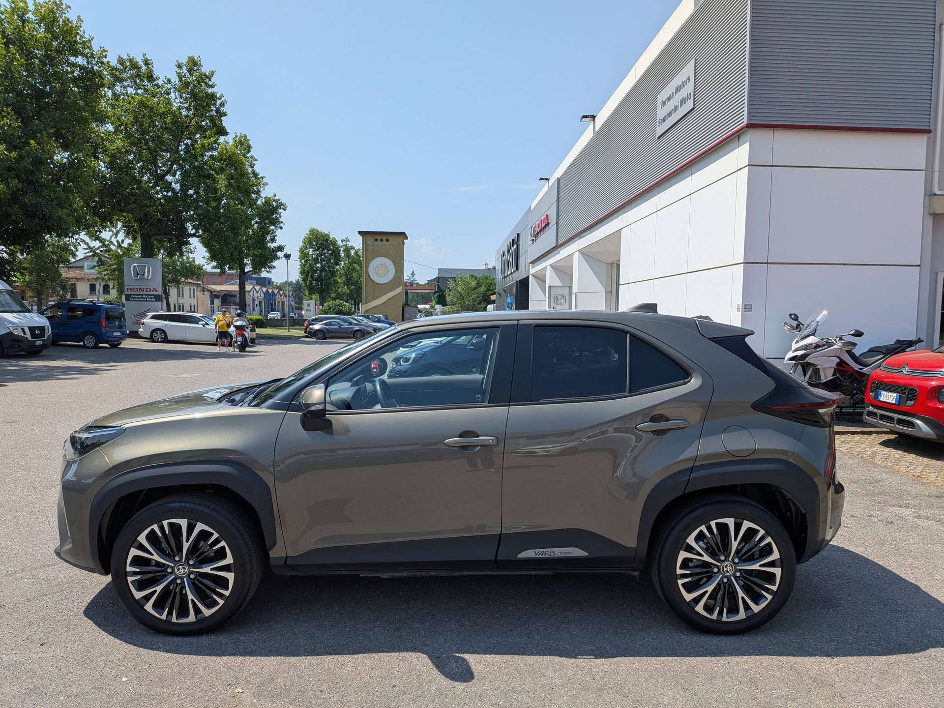 Toyota Yaris Cross  1.5 Hybrid Lounge E-CVT