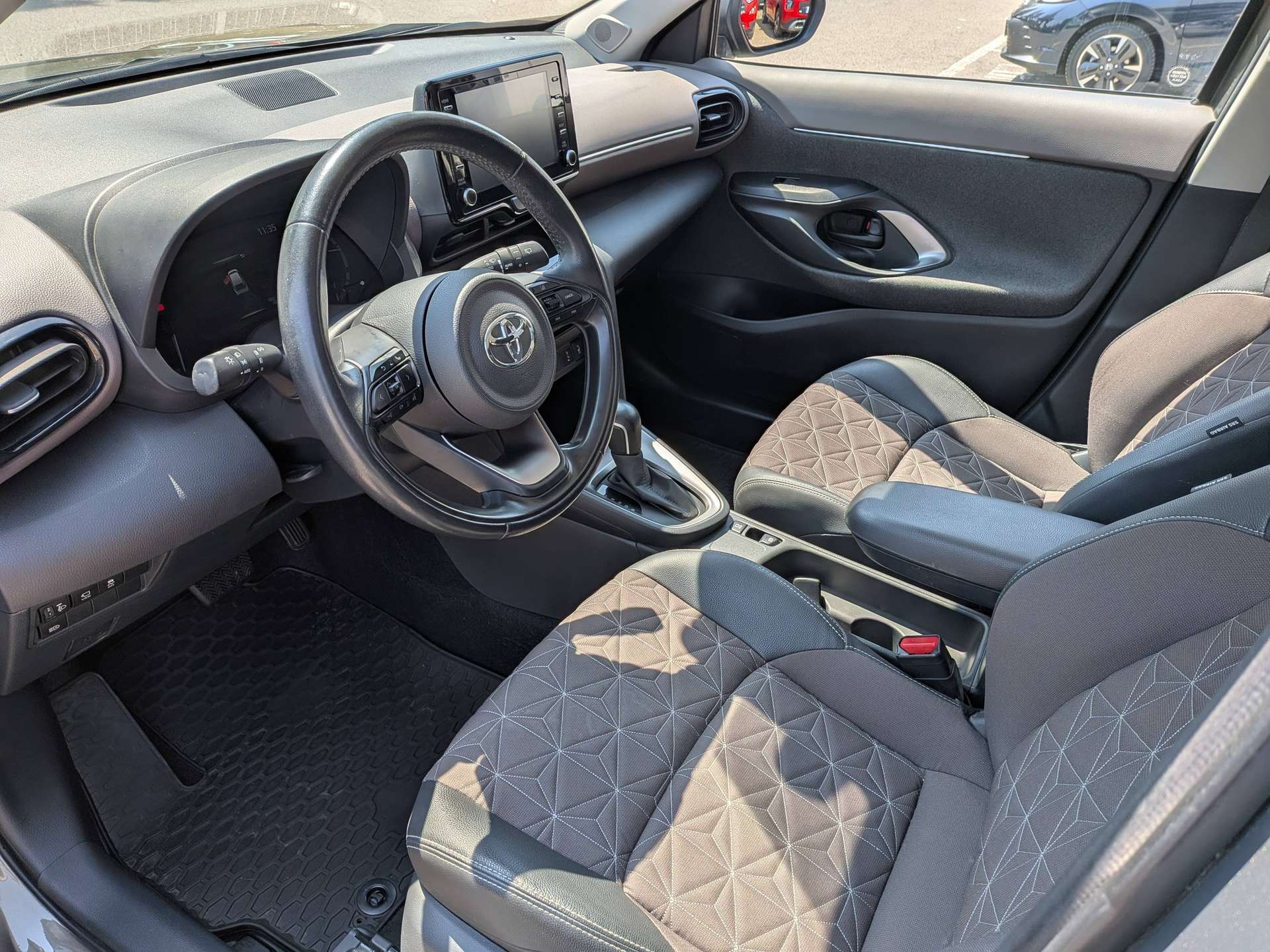 Toyota Yaris Cross  1.5 Hybrid Lounge E-CVT